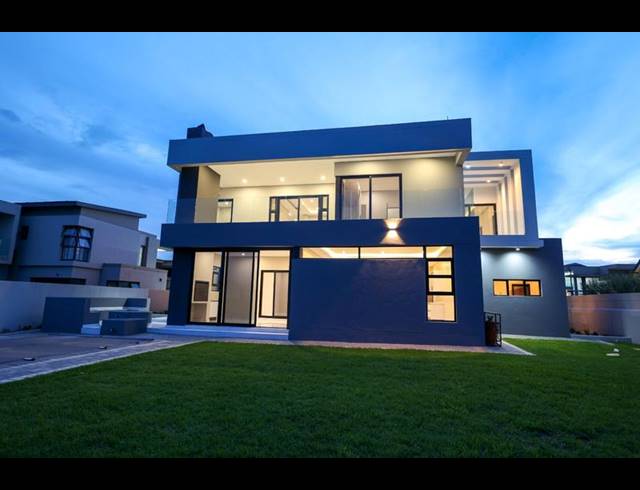 6 BEDROOM HOUSE FOR SALE IN SIX FOUNTAINS RESIDENTIAL ESTATE